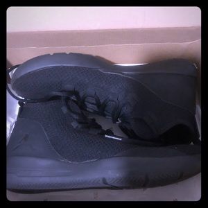 Jordan Reveal BG. Size 6.5Y